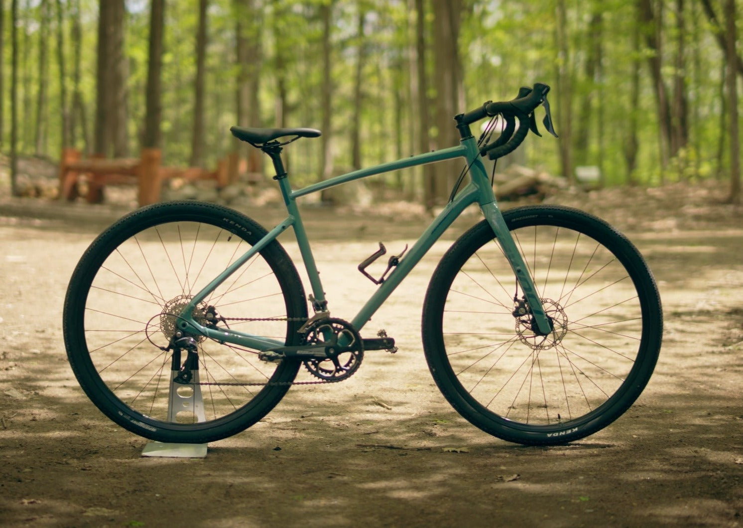 Gravel bike green sale